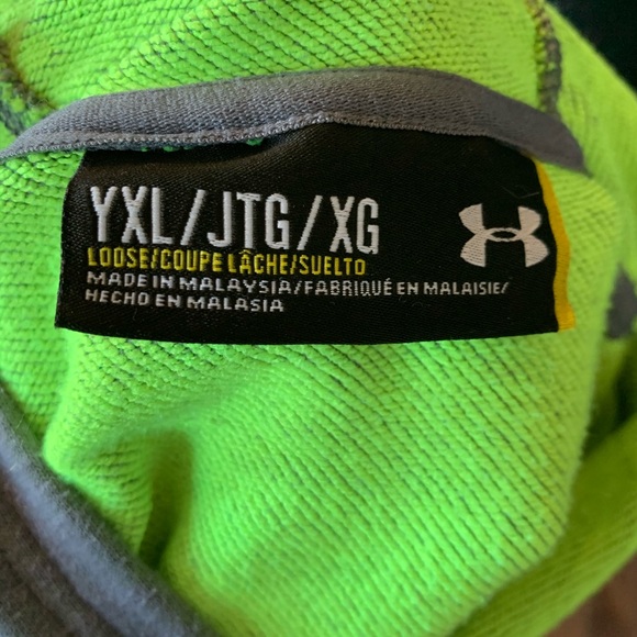 Soft Under Armour sweatshirt. - Picture 2 of 2